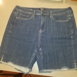 Cut-off Jean Shorts W18 Curves 360 Shape